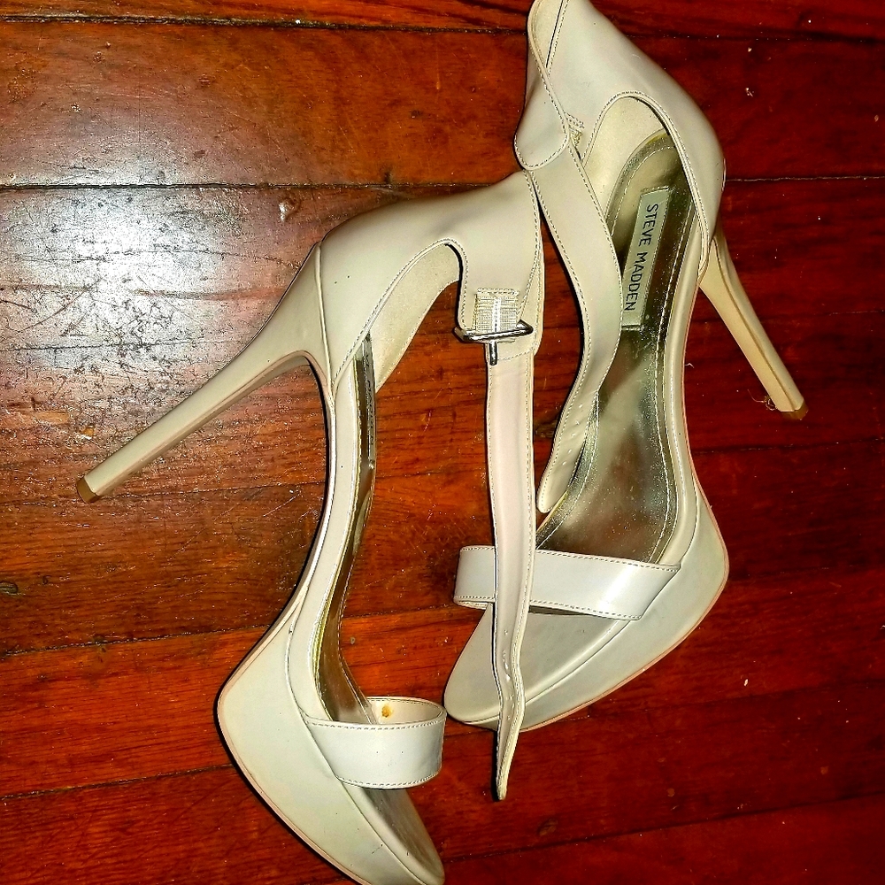 Shoes - Picture 2 of 3